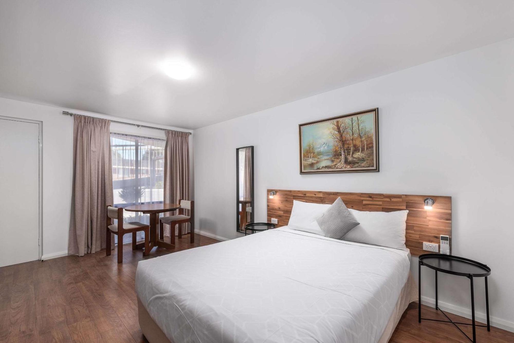 Econo Lodge Лилидейл Экстерьер фото